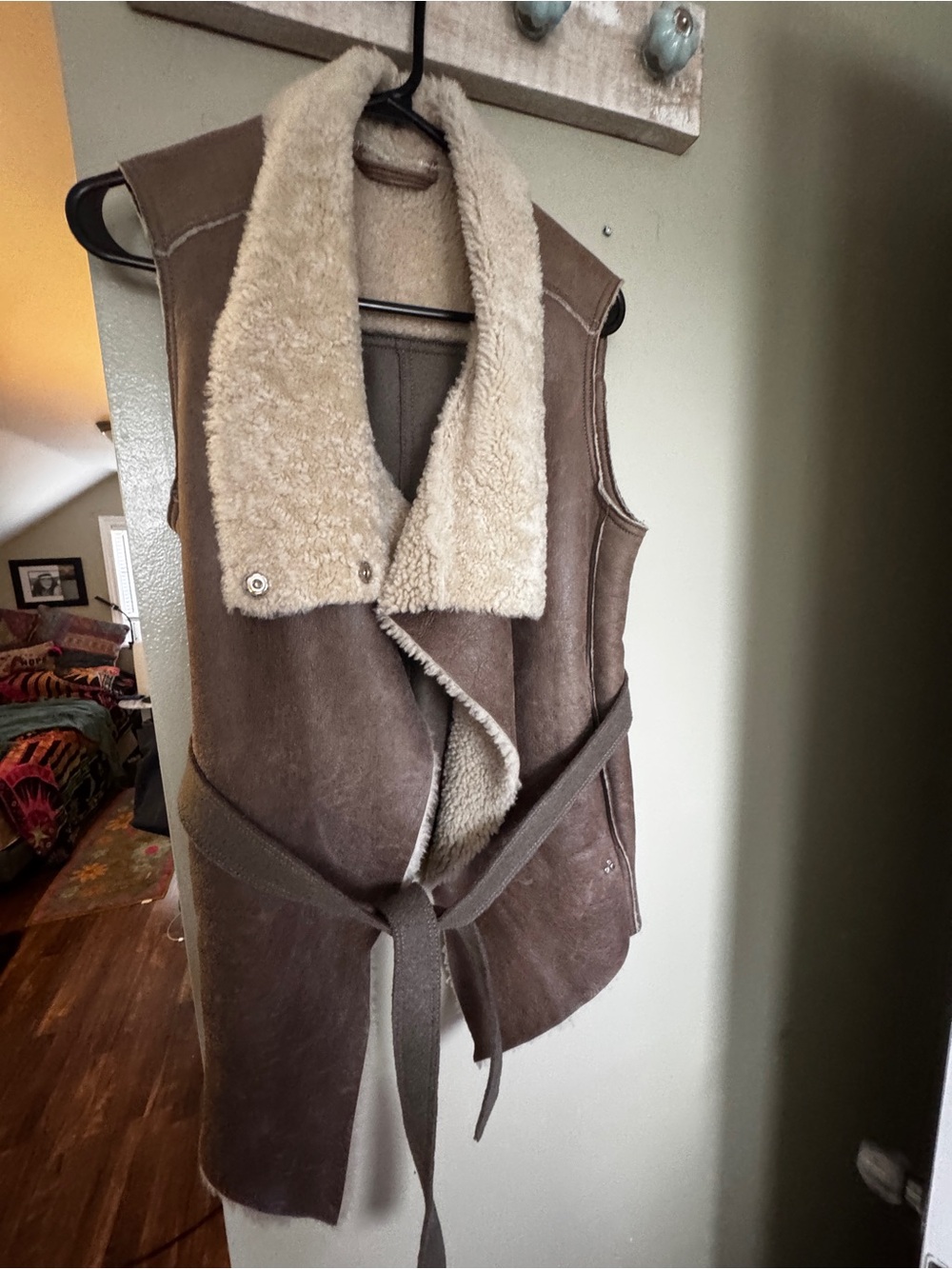 Peuterey Genuine Shearling Leather Belted Vest – Size 4